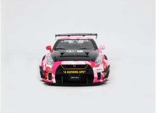 NISSAN GT-R (R35) W/ LIBERTY WALK BODY KIT 2.0 PINK CAMO 2025 Solido 1:18 Metallmodell